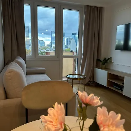 Apartment Skyline Wola Warschau