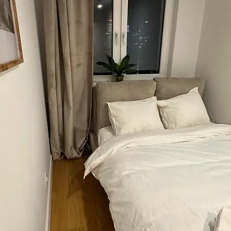 Апартаменты Skyline Wola *